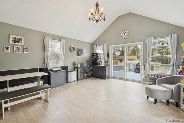 8474 Wesley Drive, Flushing, MI 48433