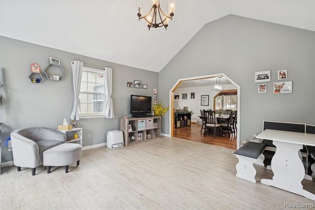 8474 Wesley Drive, Flushing, MI 48433