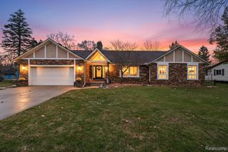 8474 Wesley Drive, Flushing, MI 48433