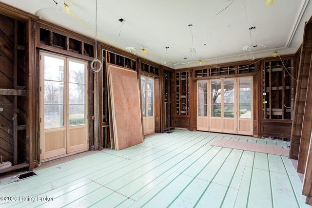 3 Casselberry Ct, Louisville, KY 40205