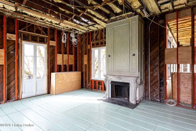 3 Casselberry Ct, Louisville, KY 40205