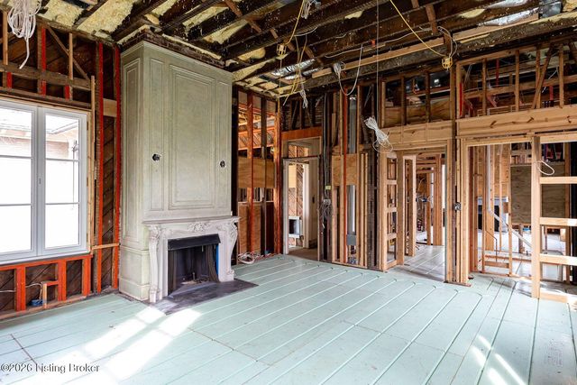 3 Casselberry Ct, Louisville, KY 40205