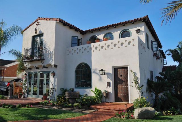 5680 WAVERLY, San Diego, CA 92037