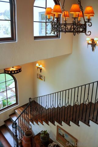 5680 WAVERLY, San Diego, CA 92037