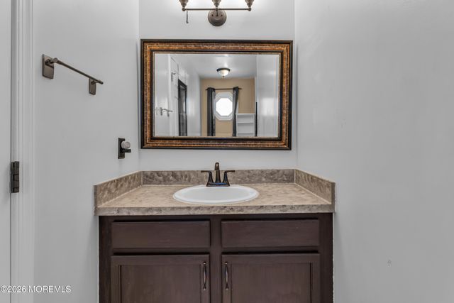 63 Diamond Lane, Howell, NJ 07731