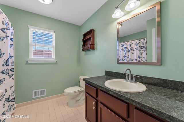63 Diamond Lane, Howell, NJ 07731