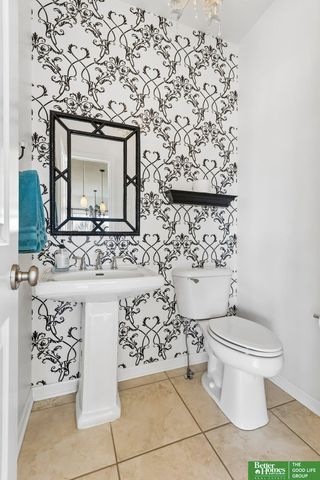 3805 S 202nd Street, Omaha, NE 68130