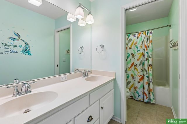 3805 S 202nd Street, Omaha, NE 68130