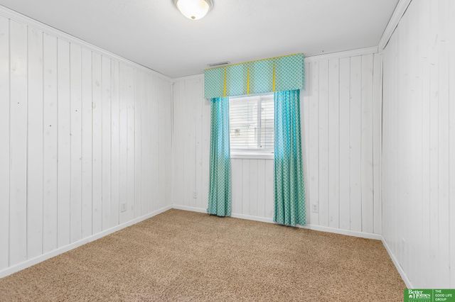 3805 S 202nd Street, Omaha, NE 68130