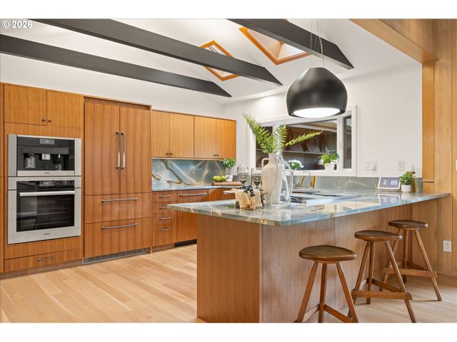 2785 Sw 99TH Ave, Portland, OR 97225