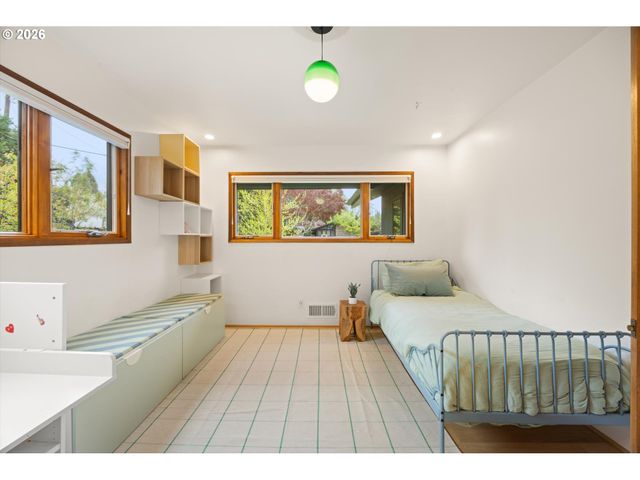 2785 Sw 99TH Ave, Portland, OR 97225