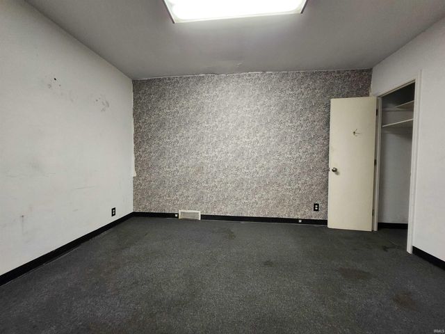 15 W Franklin Street, Evansville, IN 47710