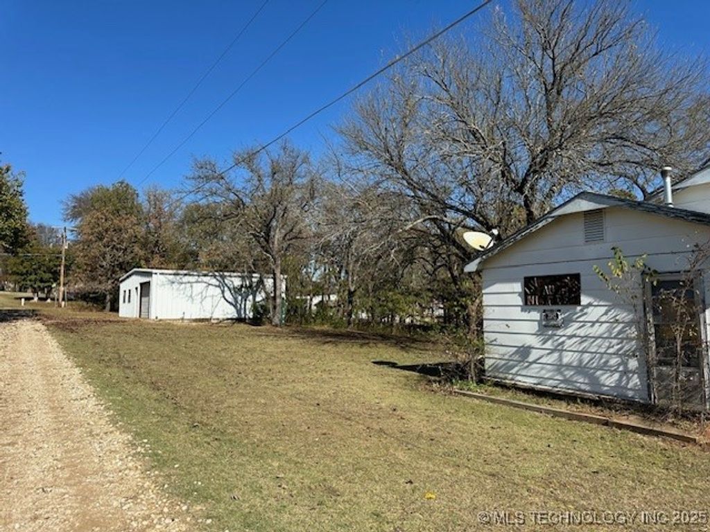 3952 Mink, Kingston, OK 73439