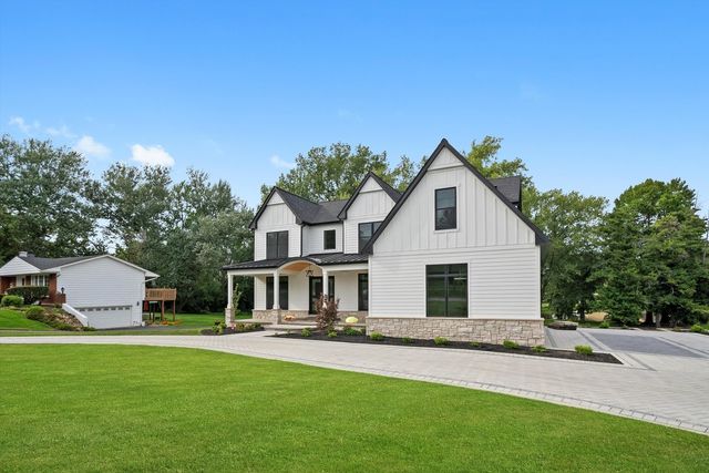 15W670 83rd Street, Burr Ridge, IL 60527