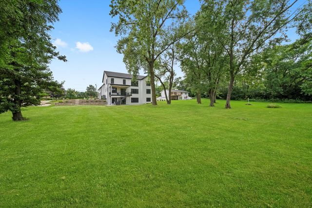 15W670 83rd Street, Burr Ridge, IL 60527