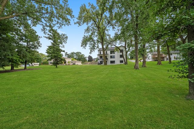 15W670 83rd Street, Burr Ridge, IL 60527