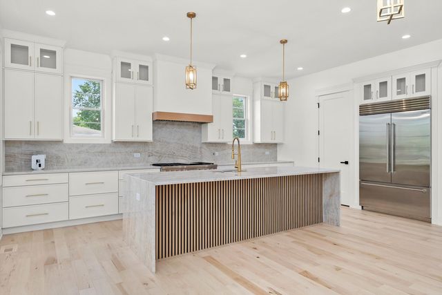 15W670 83rd Street, Burr Ridge, IL 60527