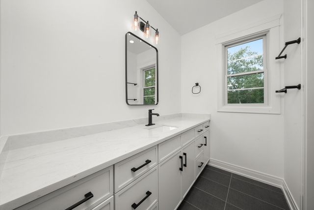 15W670 83rd Street, Burr Ridge, IL 60527