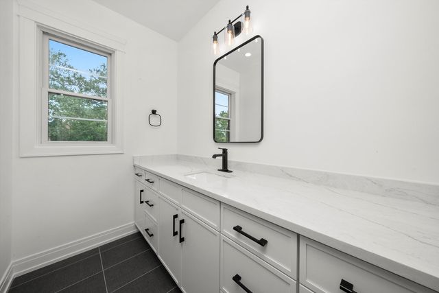 15W670 83rd Street, Burr Ridge, IL 60527