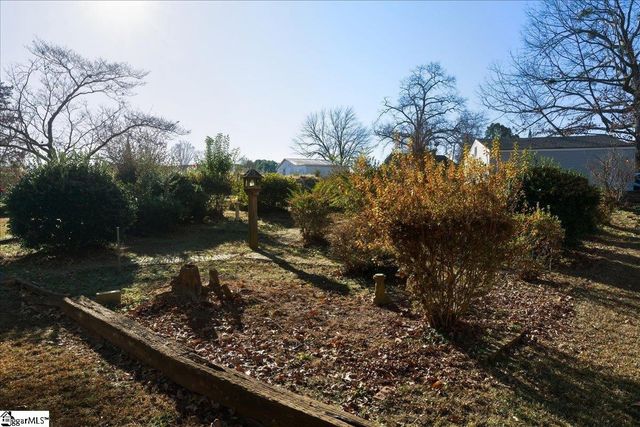 1051 W Duncan Road, Greenville, SC 29617