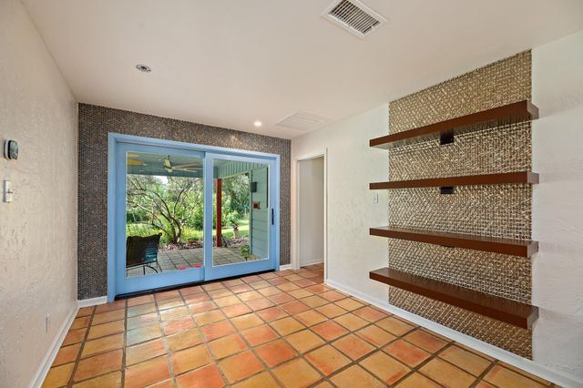 501 Liberty DR, Liberty Hill, TX 78642