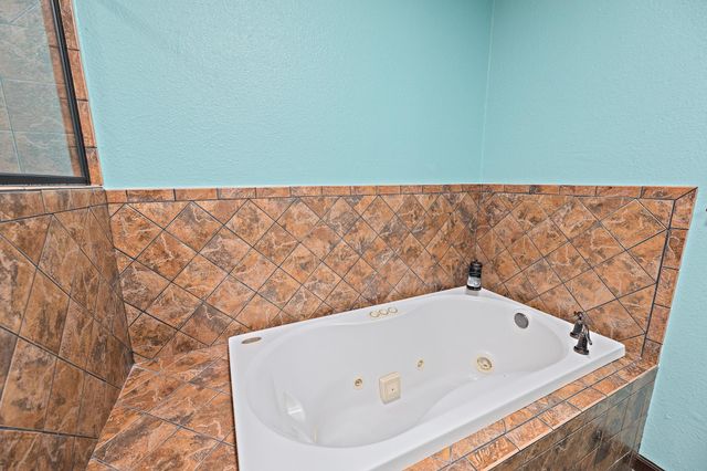 501 Liberty DR, Liberty Hill, TX 78642