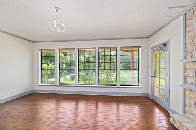 501 Liberty DR, Liberty Hill, TX 78642
