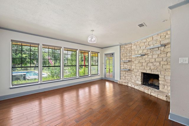 501 Liberty DR, Liberty Hill, TX 78642