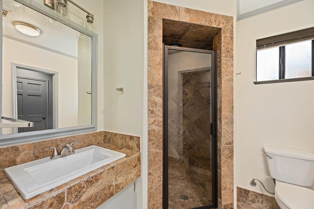 501 Liberty DR, Liberty Hill, TX 78642