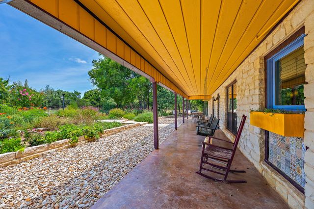 501 Liberty DR, Liberty Hill, TX 78642