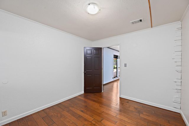501 Liberty DR, Liberty Hill, TX 78642