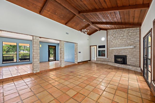 501 Liberty DR, Liberty Hill, TX 78642