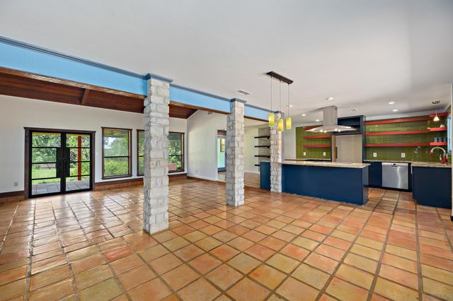 501 Liberty DR, Liberty Hill, TX 78642