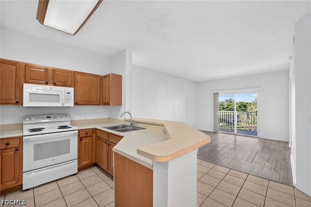 15655 Ocean Walk CIR 301, Fort Myers, FL 33908