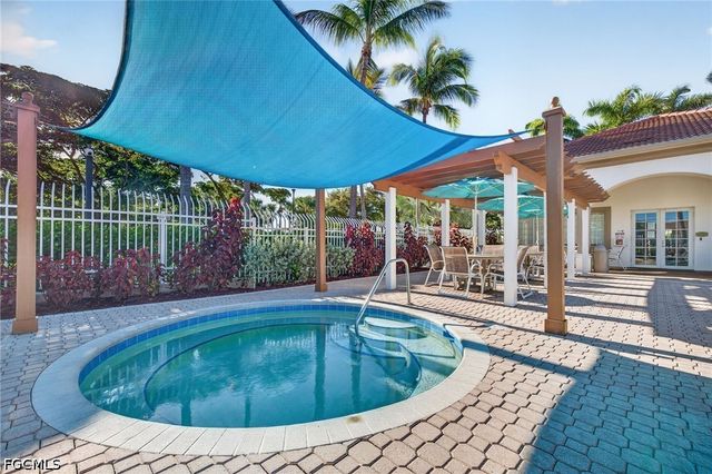 15655 Ocean Walk CIR 301, Fort Myers, FL 33908