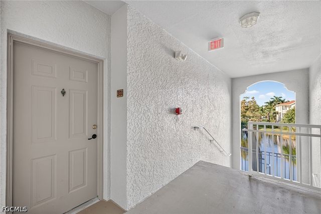 15655 Ocean Walk CIR 301, Fort Myers, FL 33908