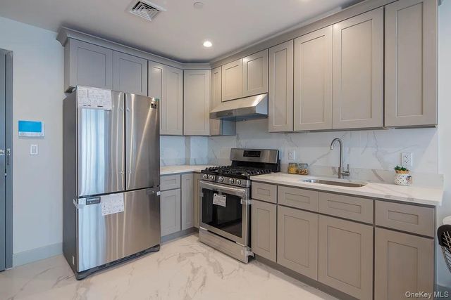 14126 Northern Boulevard 4D, Flushing, NY 11354