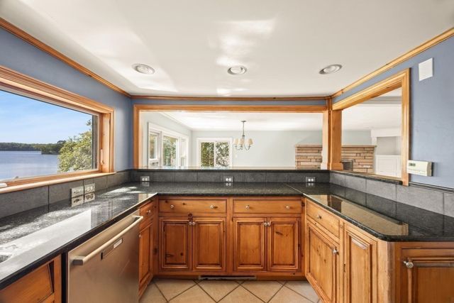 75 Gilmore Rd, Wrentham, MA 02093