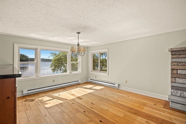 75 Gilmore Rd, Wrentham, MA 02093