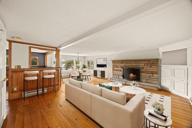 75 Gilmore Rd, Wrentham, MA 02093