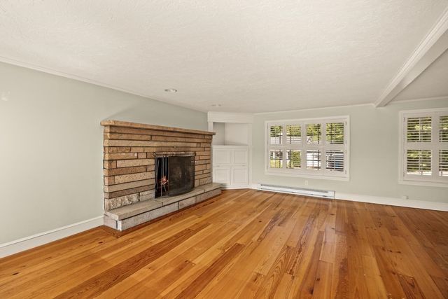 75 Gilmore Rd, Wrentham, MA 02093