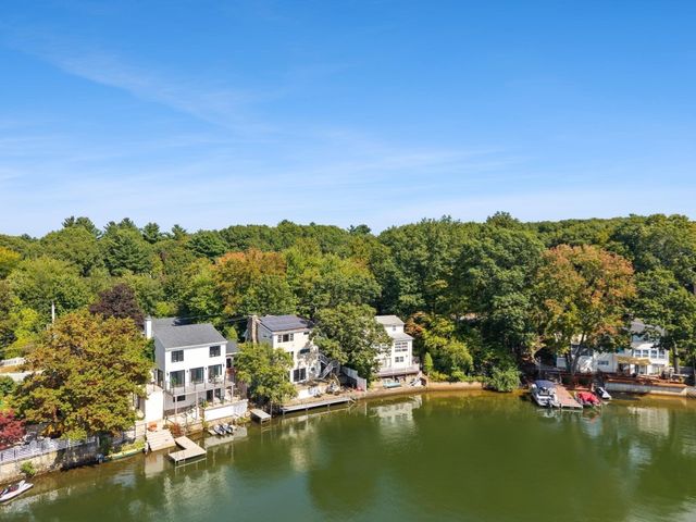 75 Gilmore Rd, Wrentham, MA 02093