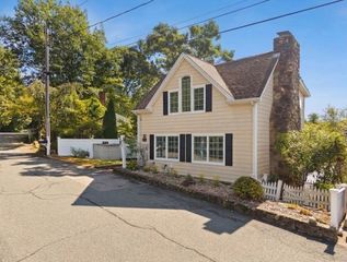 75 Gilmore Rd, Wrentham, MA 02093