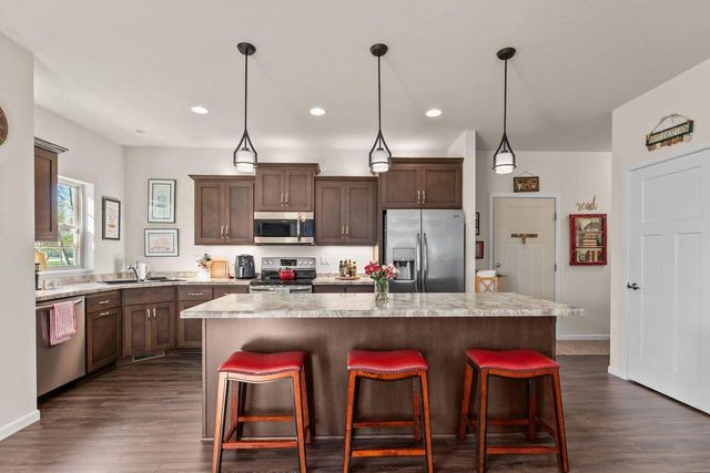 1210 CAMERON CIRCLE, Neenah, WI 54956