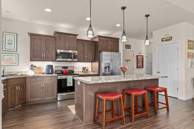 1210 CAMERON CIRCLE, Neenah, WI 54956