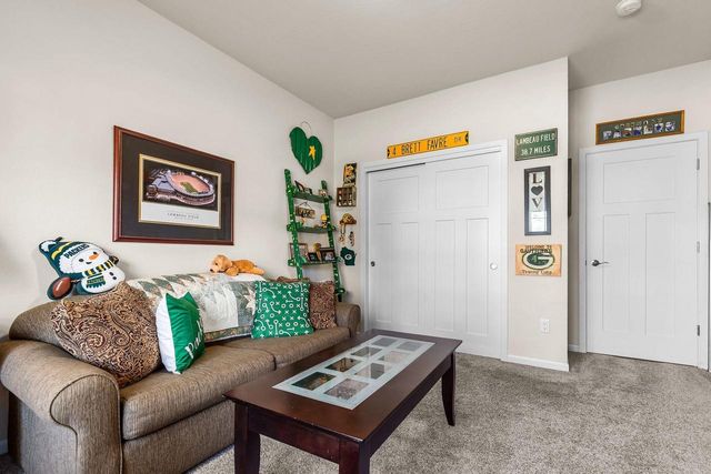 1210 CAMERON CIRCLE, Neenah, WI 54956