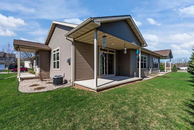 1210 CAMERON CIRCLE, Neenah, WI 54956