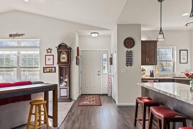 1210 CAMERON CIRCLE, Neenah, WI 54956