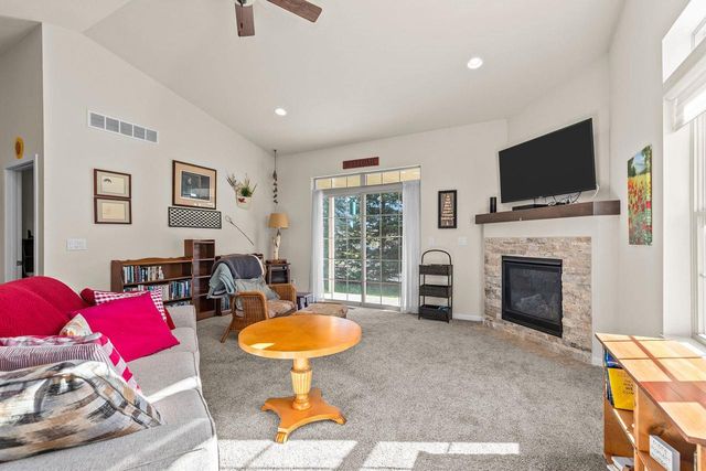 1210 CAMERON CIRCLE, Neenah, WI 54956
