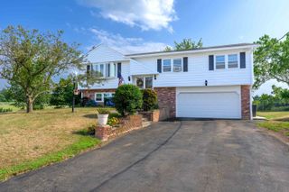 23 Meadow View Road, New Haven, CT 06512